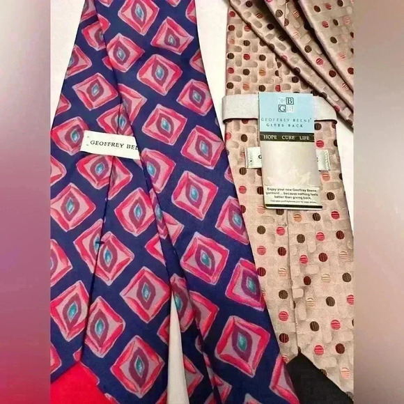 NWT Lot Of 2 Geoffrey Beene Ties Silk-Tan With Polka Dots, Blue With Red Design - Picture 4 of 11